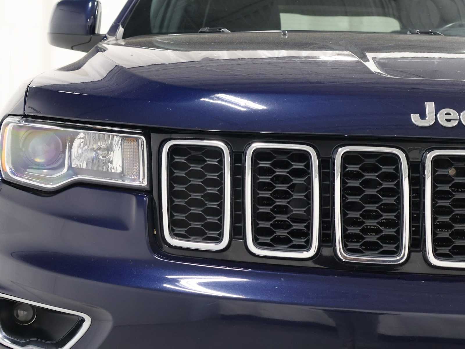Thumbnail: 2017 Jeep Grand Cherokee - 15