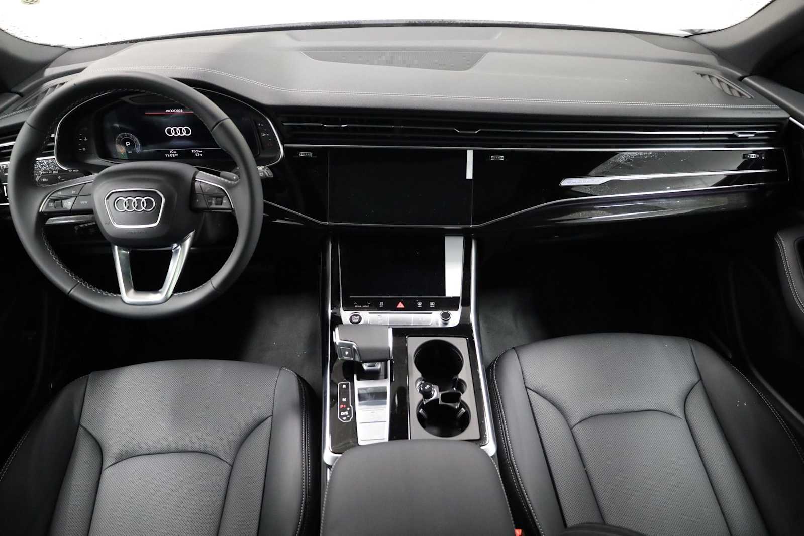 Thumbnail: 2026 Audi Q8 - 23