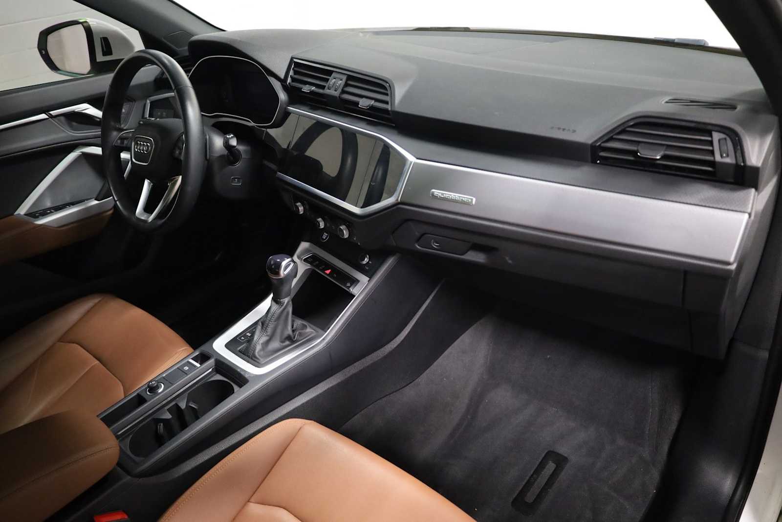 Thumbnail: 2023 Audi Q3 - 6