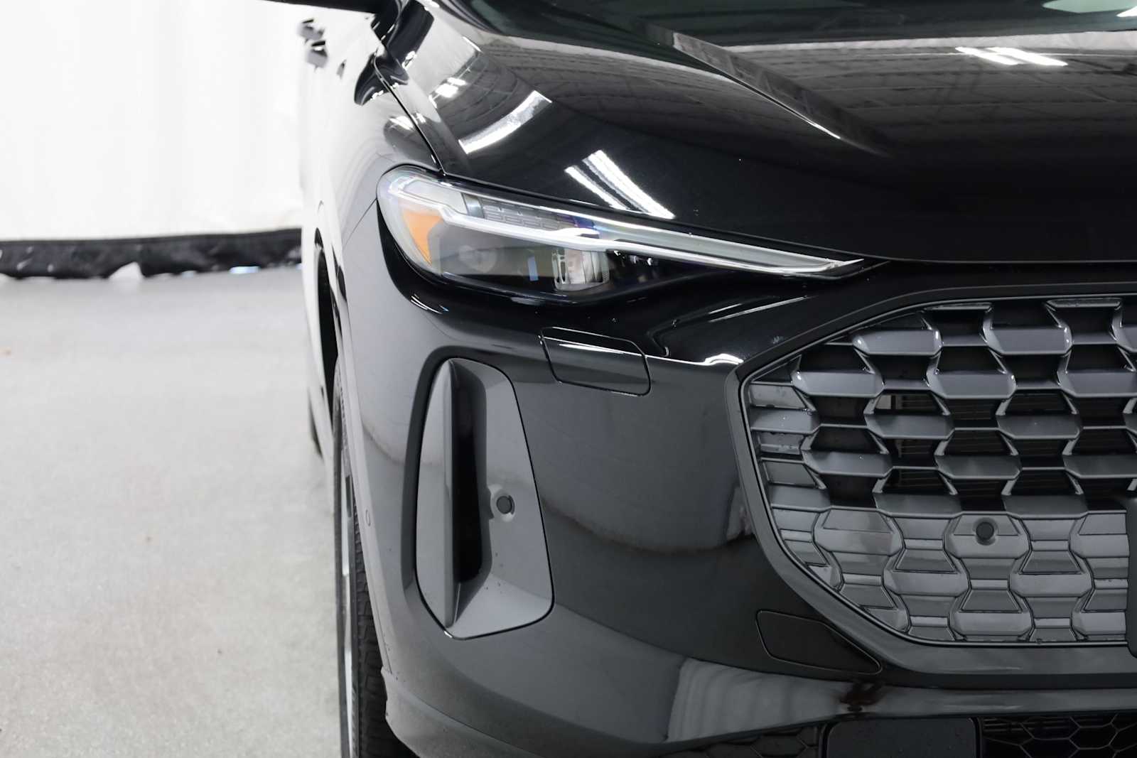 Thumbnail: 2025 Audi Q5 - 15