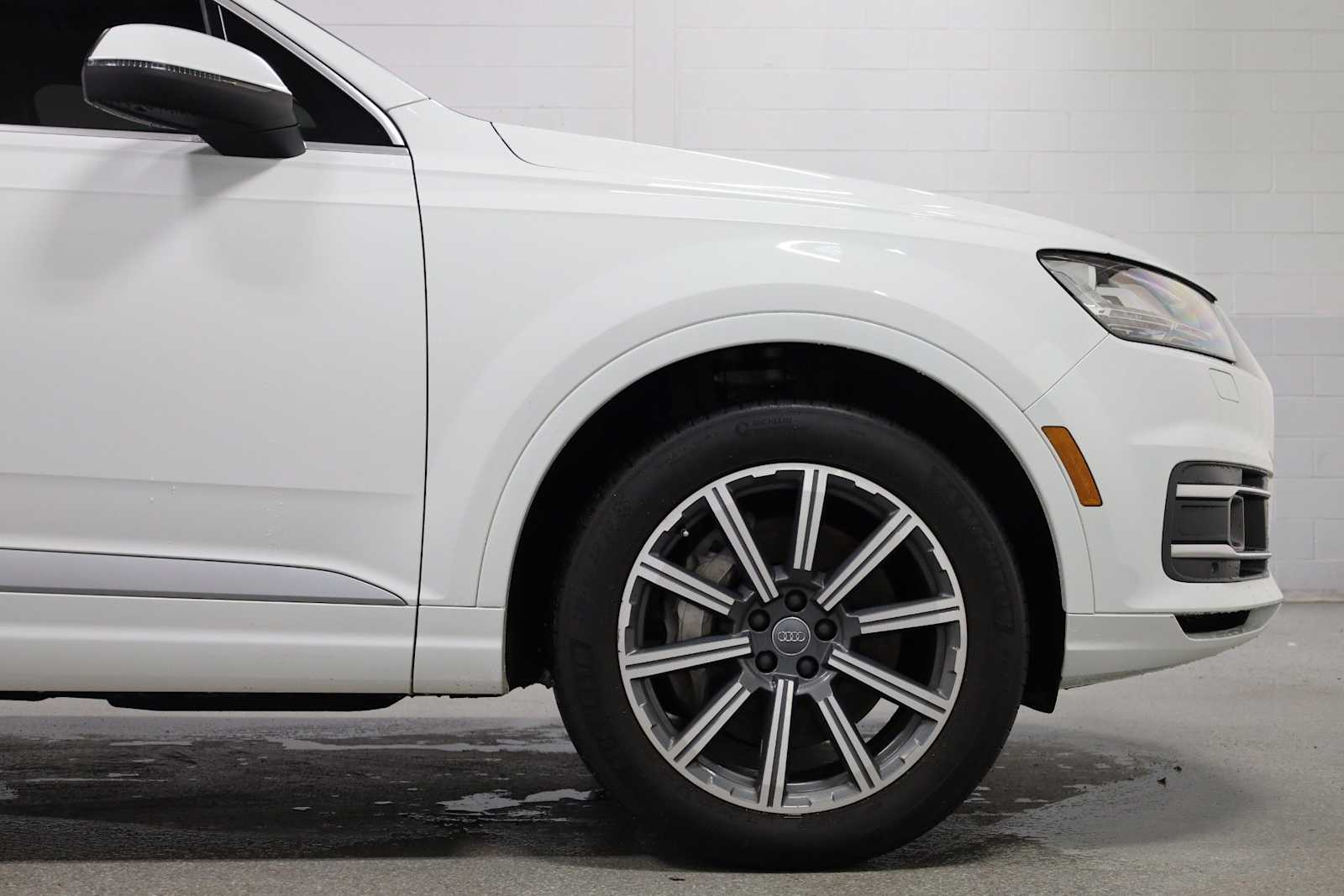 Thumbnail: 2017 Audi Q7 - 11
