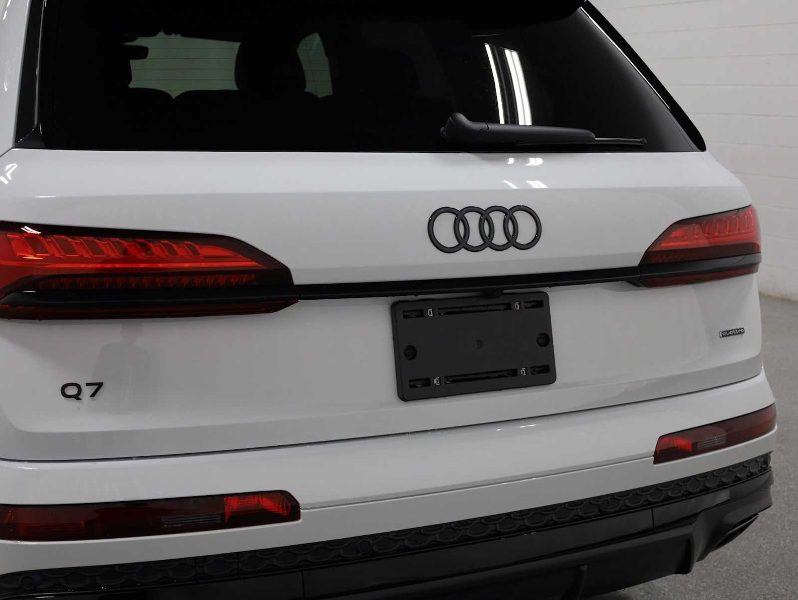 Thumbnail: 2026 Audi Q7 - 8