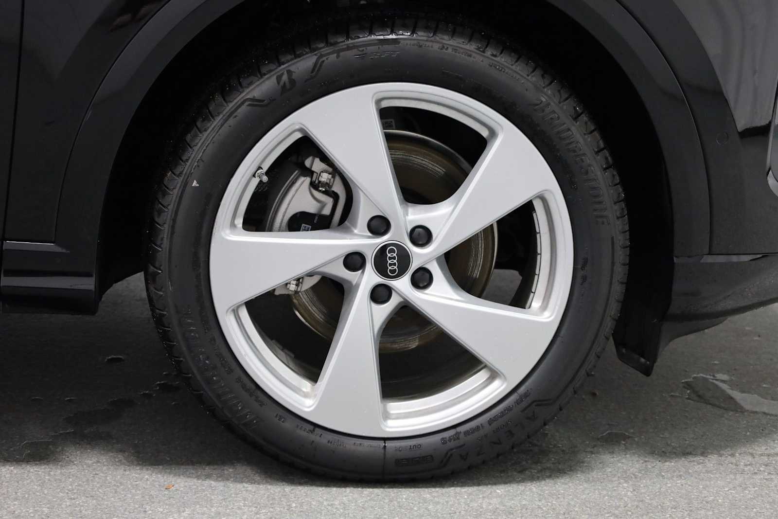 Thumbnail: 2025 Audi Q5 - 12