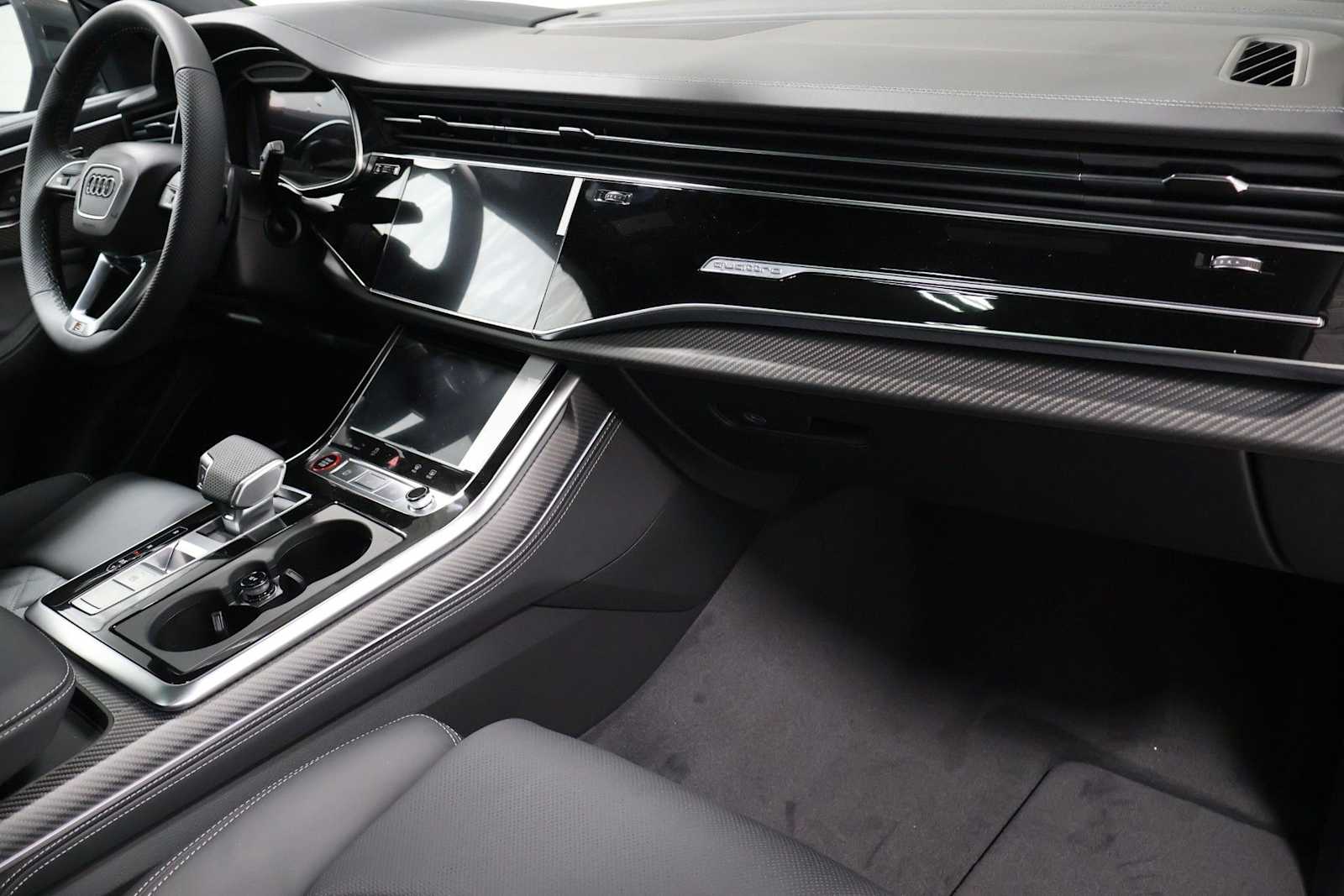 Thumbnail: 2026 Audi SQ8 - 6