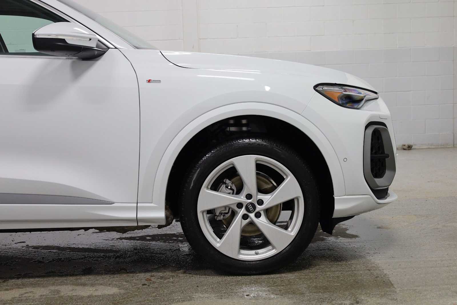 Thumbnail: 2025 Audi Q5 - 11