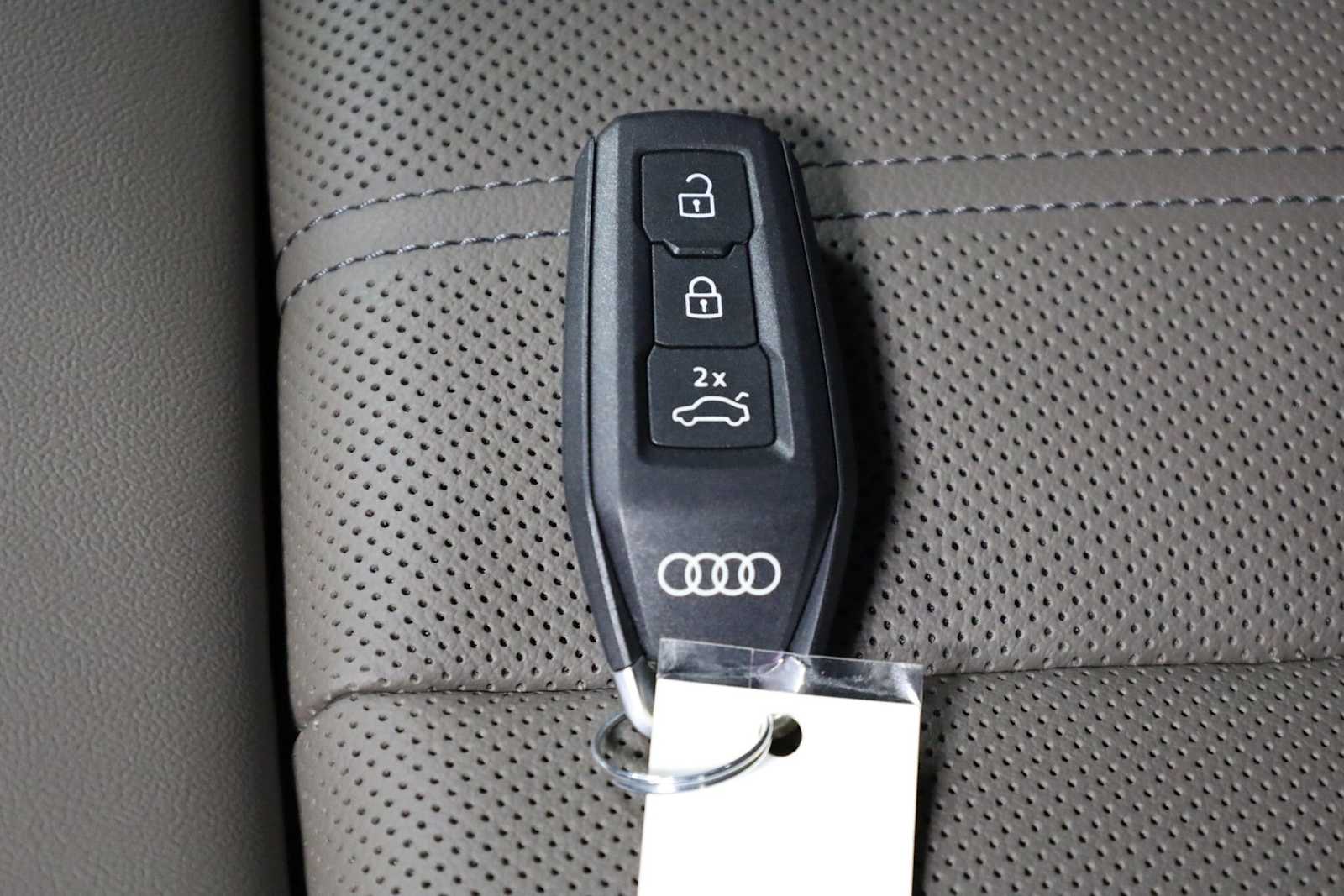 Thumbnail: 2025 Audi Q5 - 40