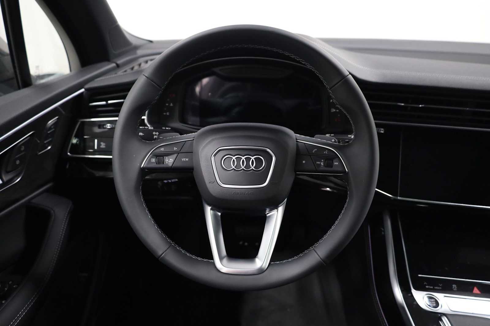 Thumbnail: 2026 Audi Q7 - 23