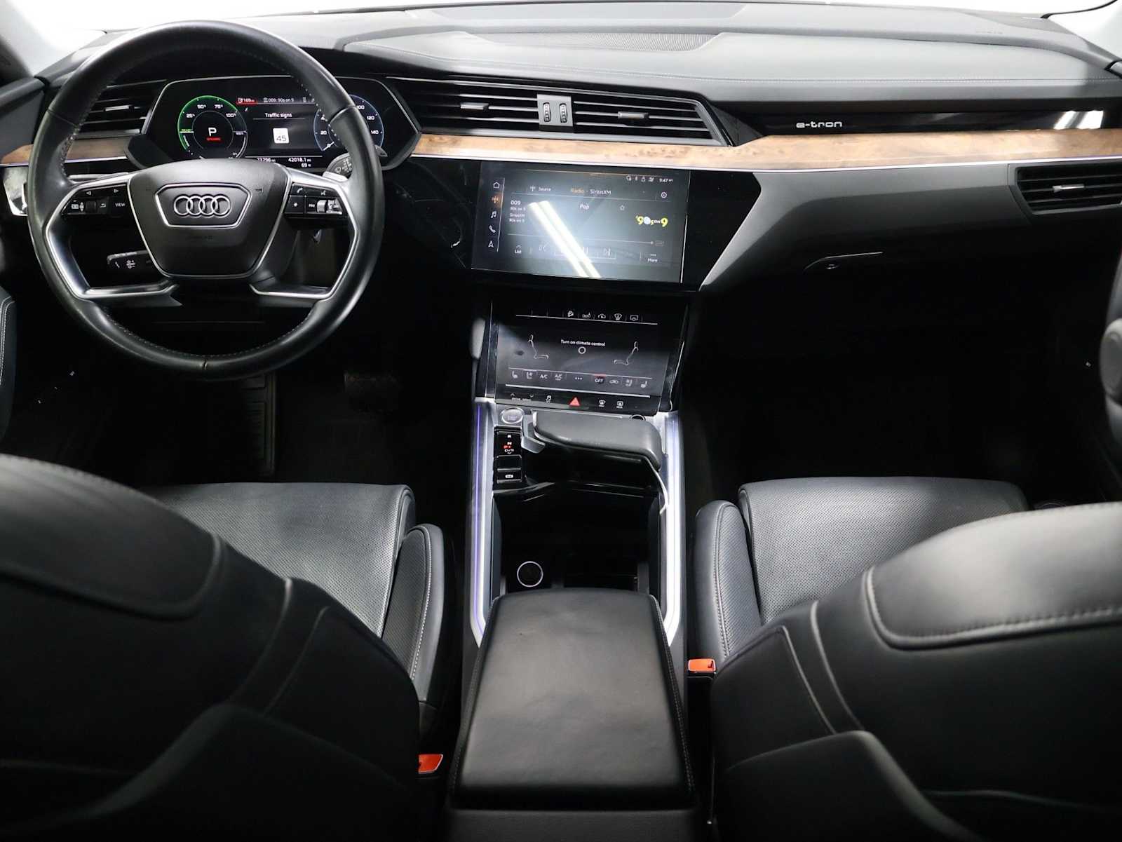 Thumbnail: 2019 Audi e-tron - 23