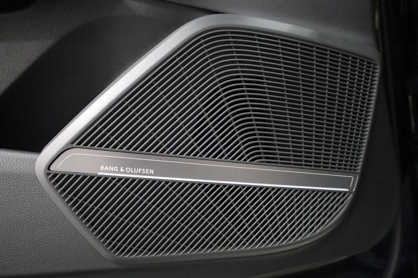 Thumbnail: 2023 Audi Q5 - 17