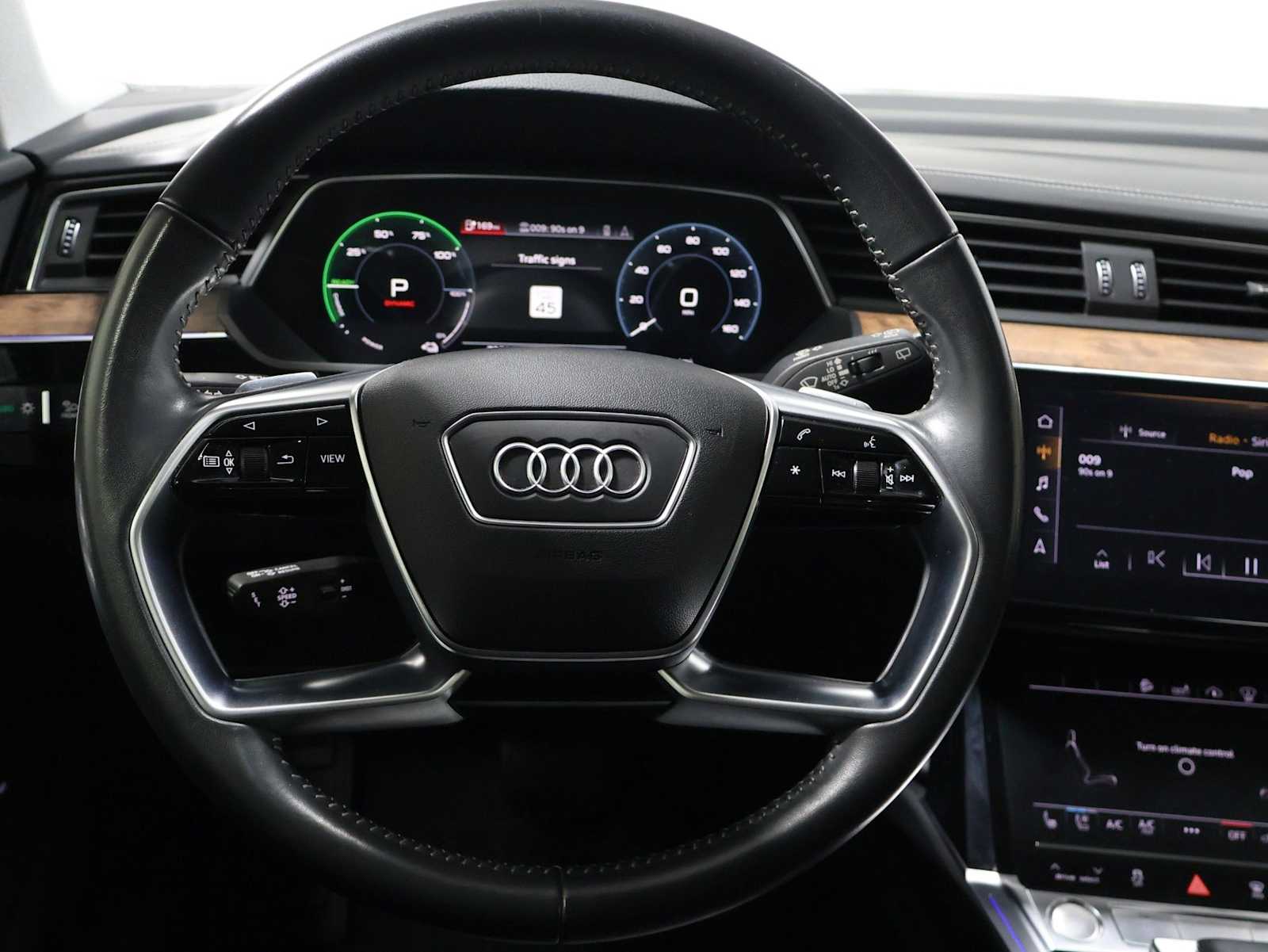 Thumbnail: 2019 Audi e-tron - 22
