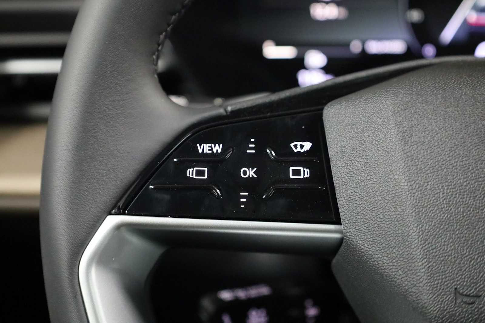 Thumbnail: 2025 Audi Q5 - 25