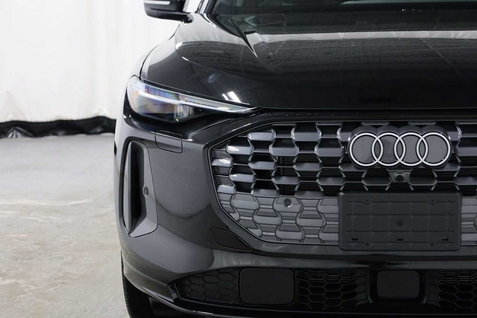 Thumbnail: 2025 Audi Q5 - 15