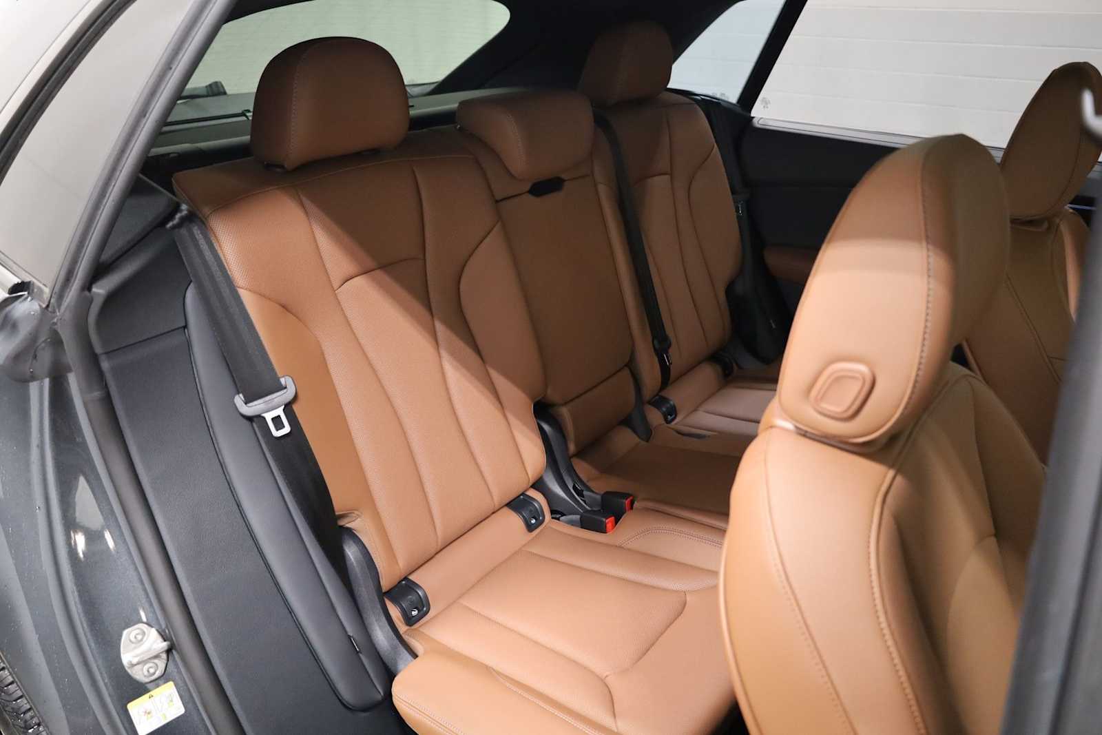 Thumbnail: 2026 Audi Q8 - 34