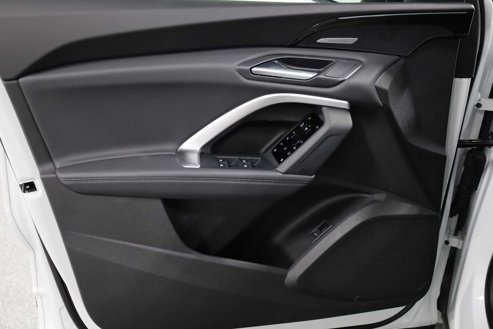 Thumbnail: 2025 Audi Q5 - 16