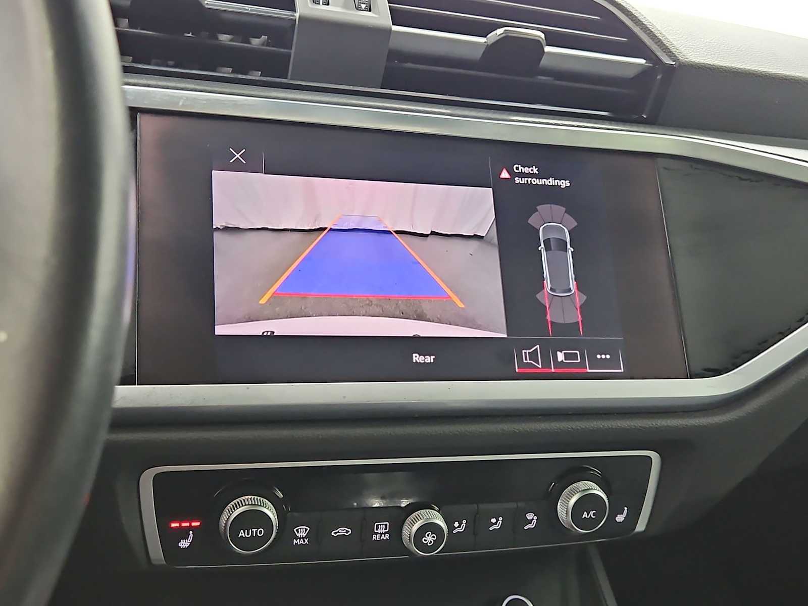 Thumbnail: 2022 Audi Q3 - 31