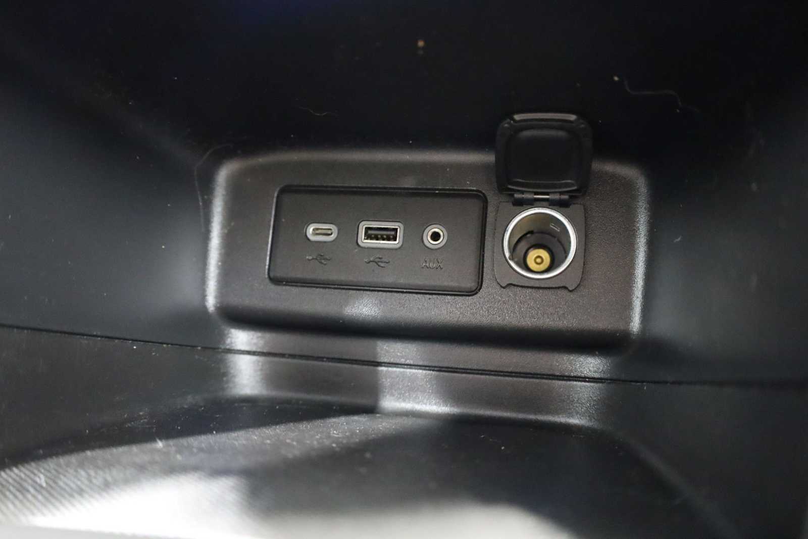 Thumbnail: 2020 Chevrolet Equinox - 31