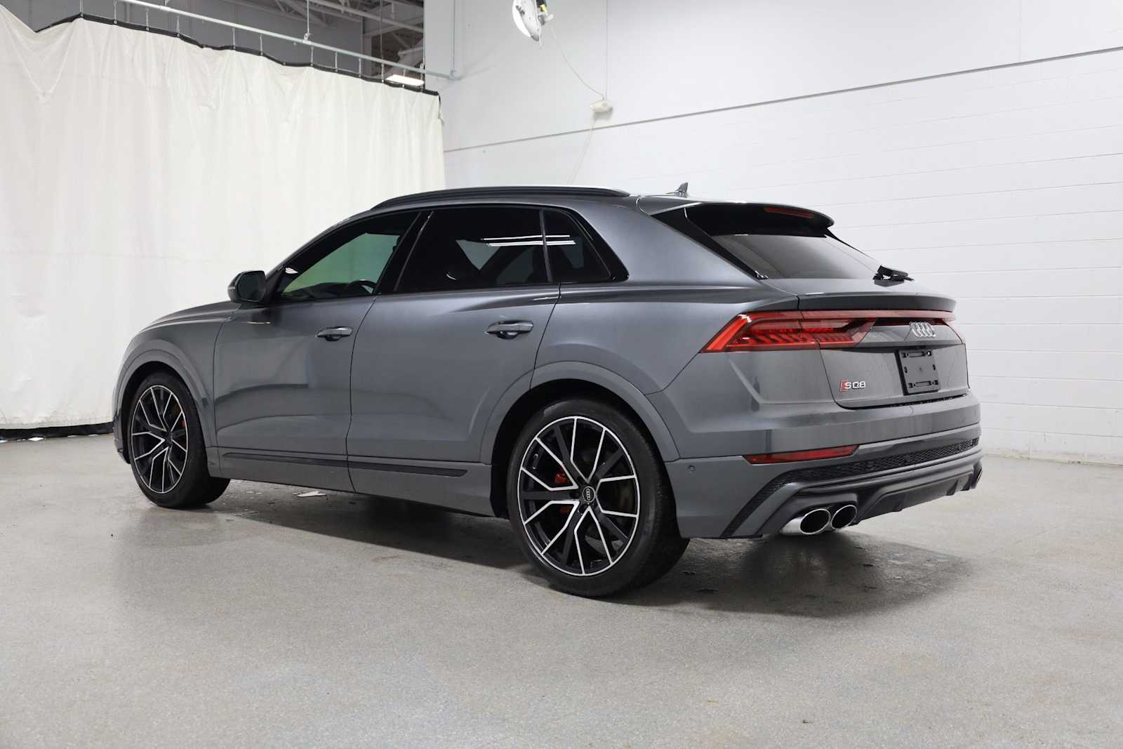 Thumbnail: 2023 Audi SQ8 - 3