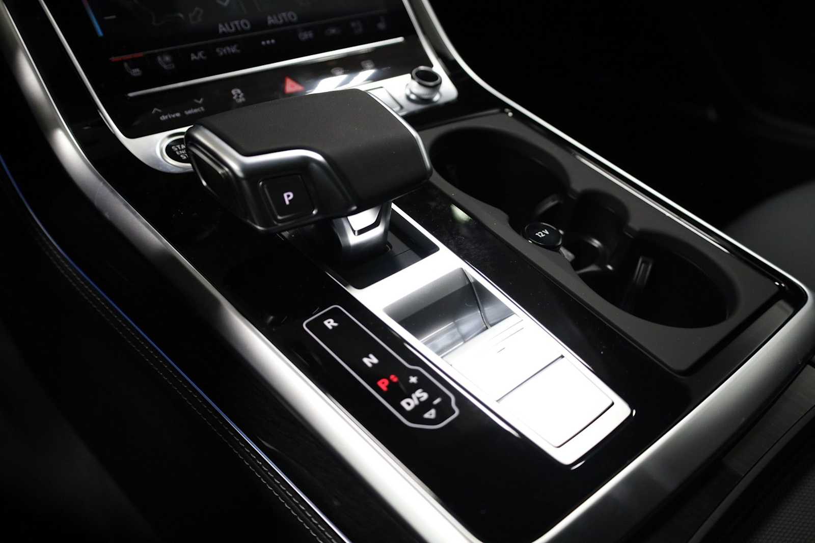 Thumbnail: 2026 Audi Q8 - 27