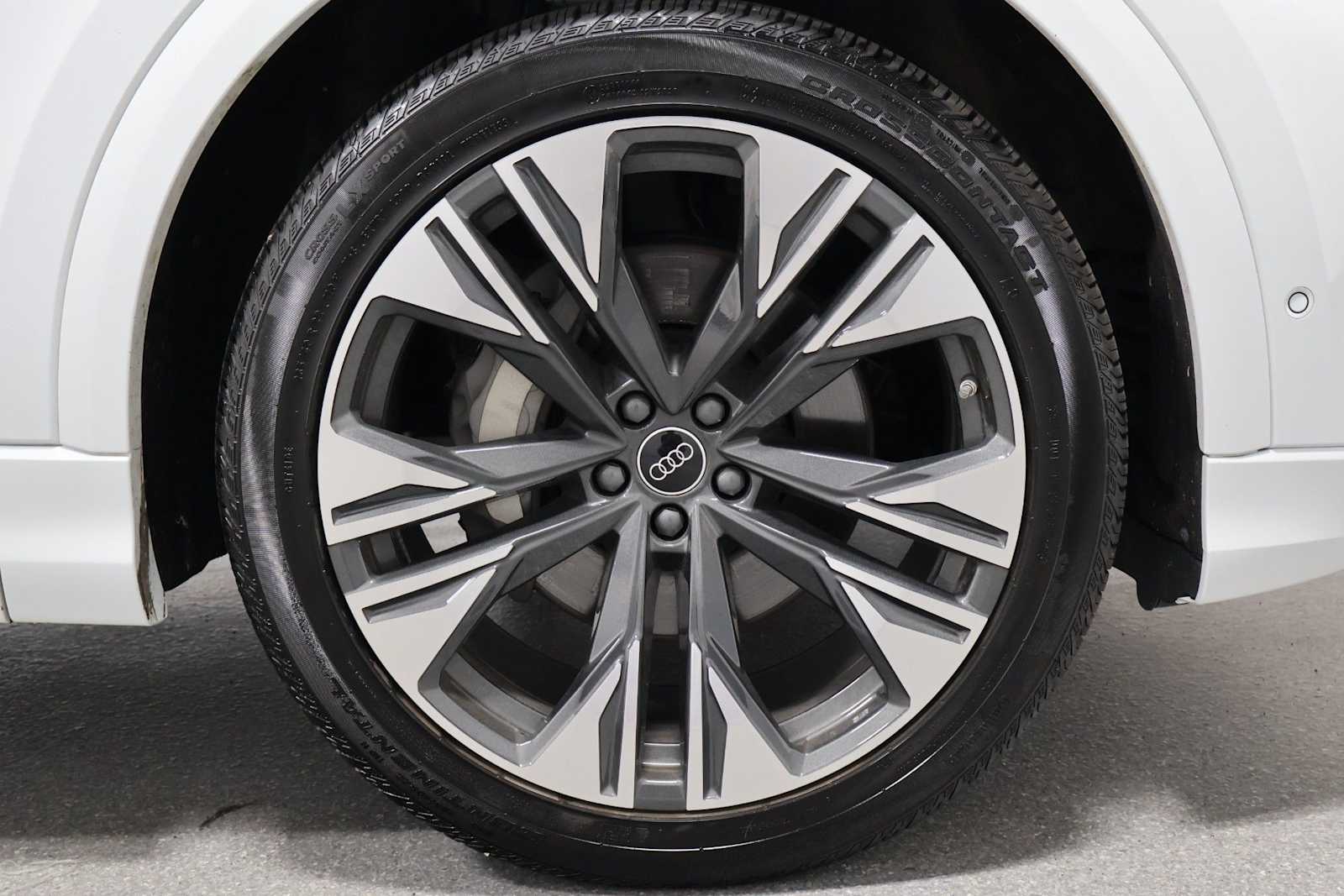 Thumbnail: 2025 Audi Q8 - 12