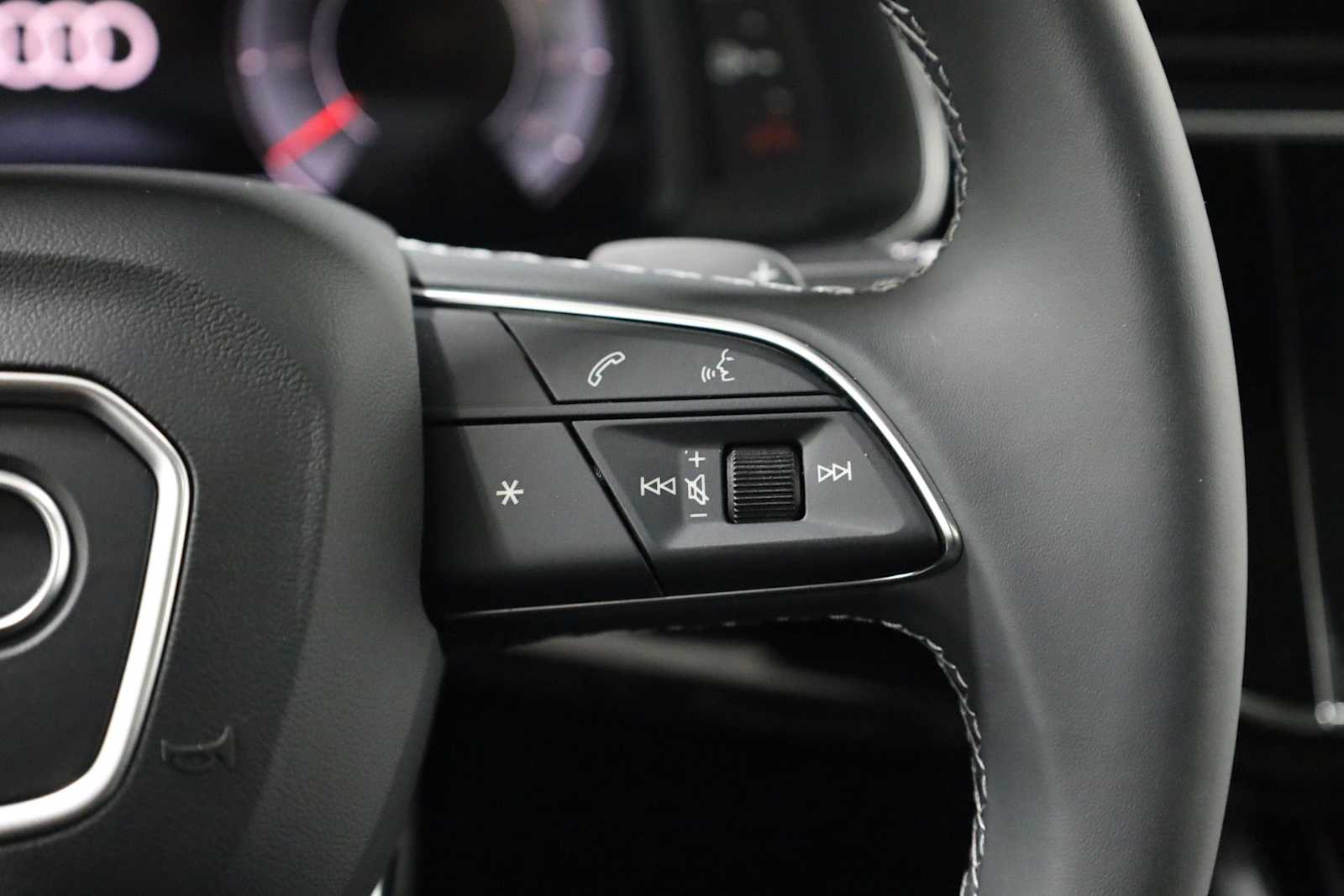 Thumbnail: 2026 Audi Q7 - 26