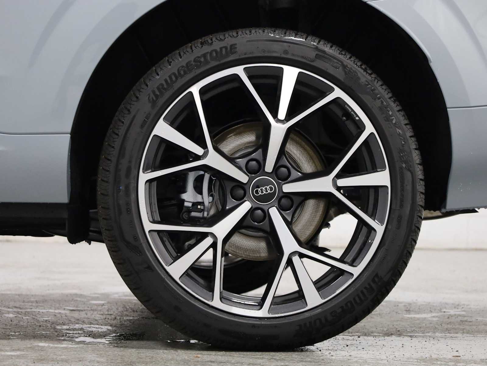 Thumbnail: 2026 Audi Q3 - 37