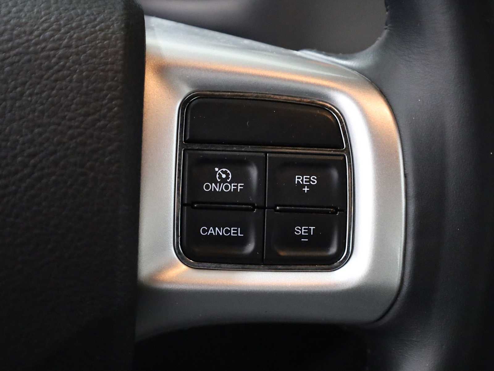 Thumbnail: 2014 Dodge Charger - 25