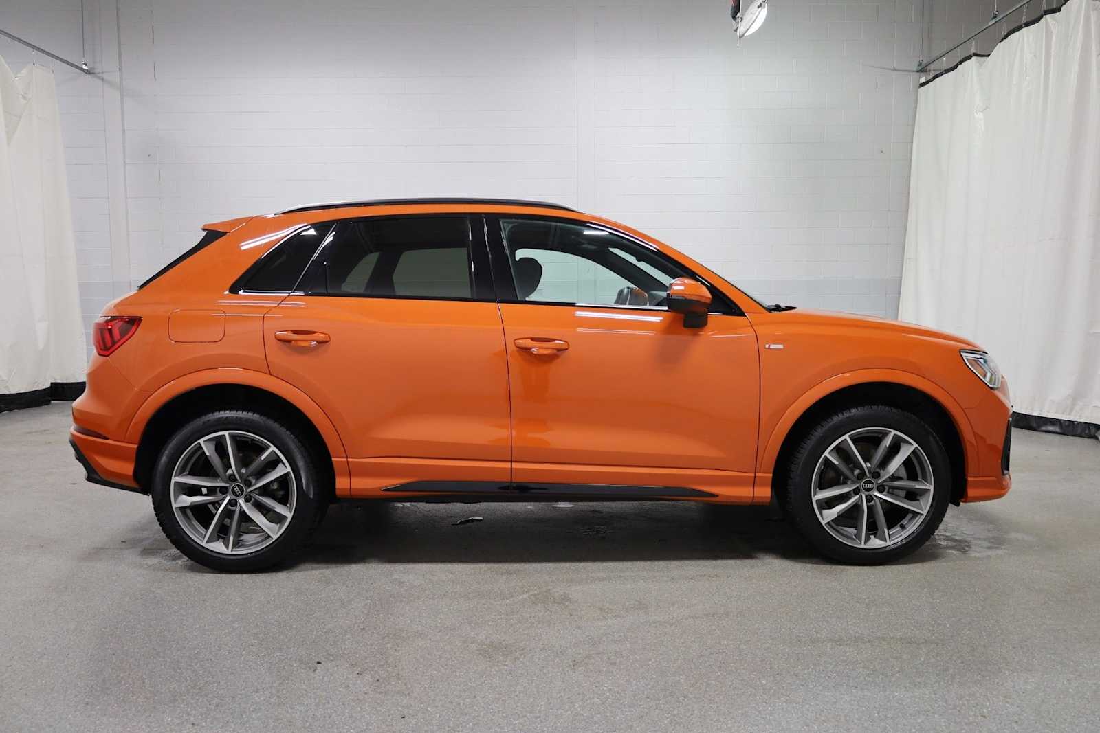 Thumbnail: 2025 Audi Q3 - 10