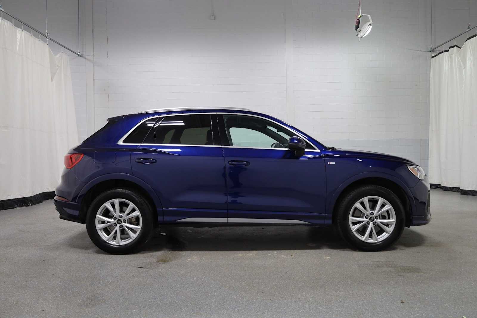 Thumbnail: 2025 Audi Q3 - 10