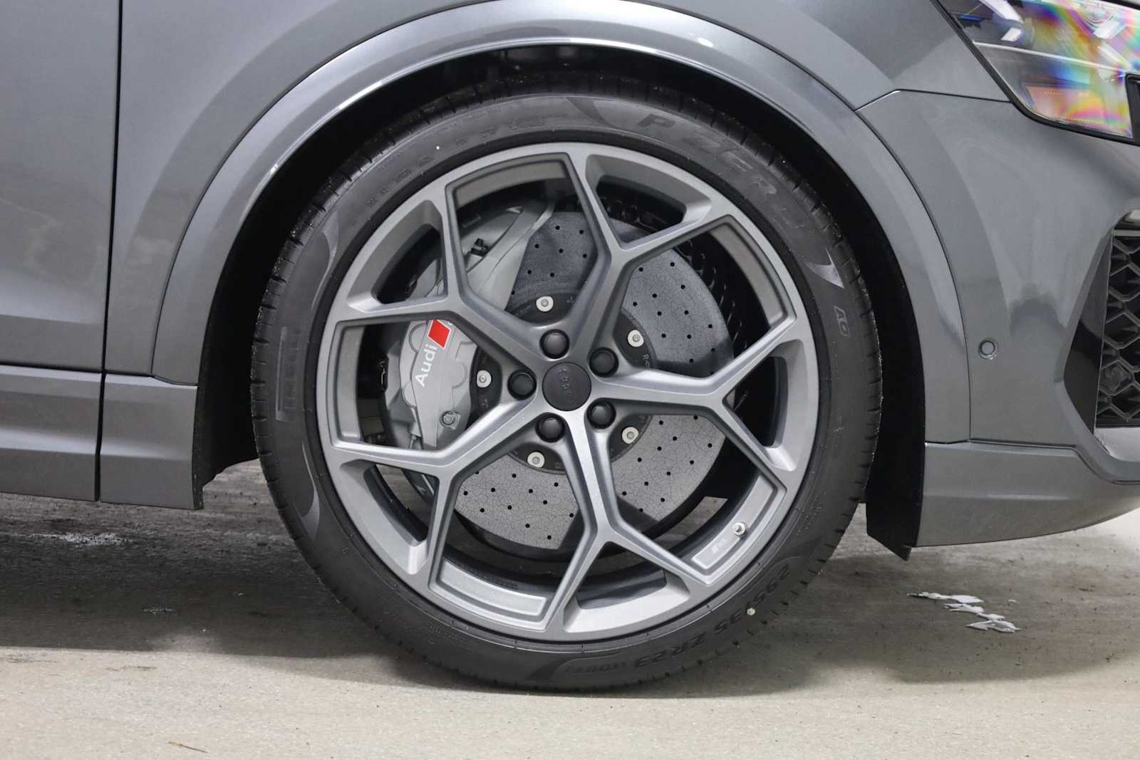 Thumbnail: 2026 Audi RS Q8 - 11