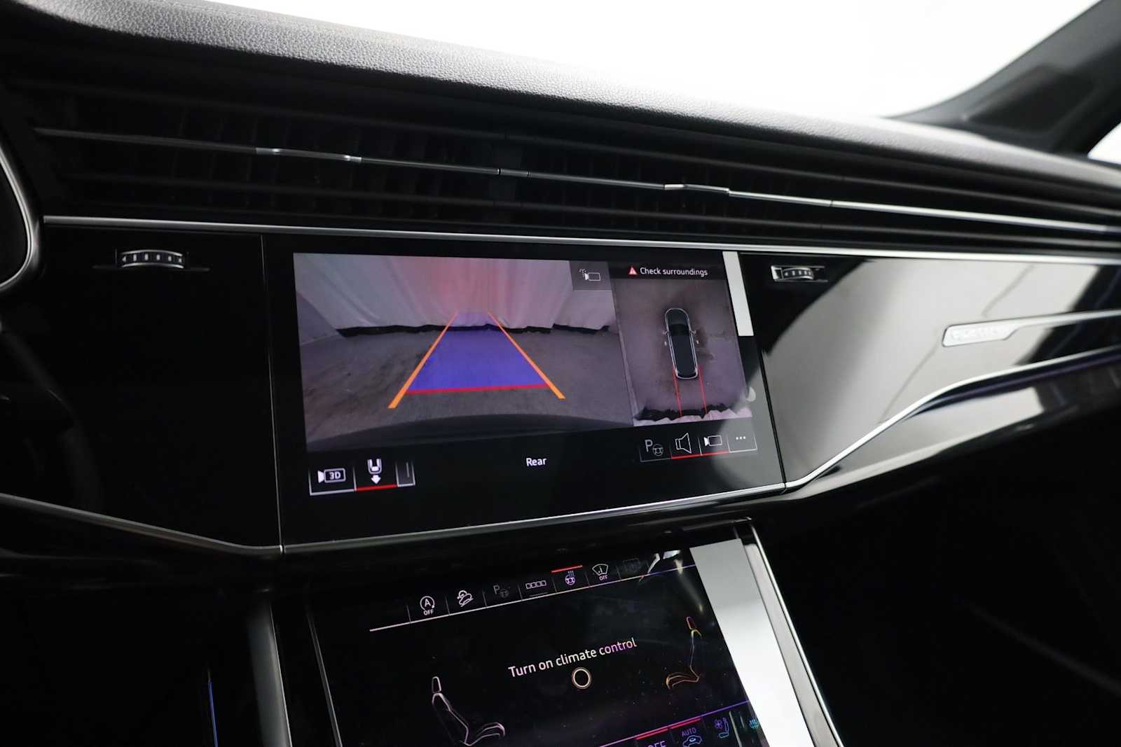 Thumbnail: 2026 Audi Q7 - 32