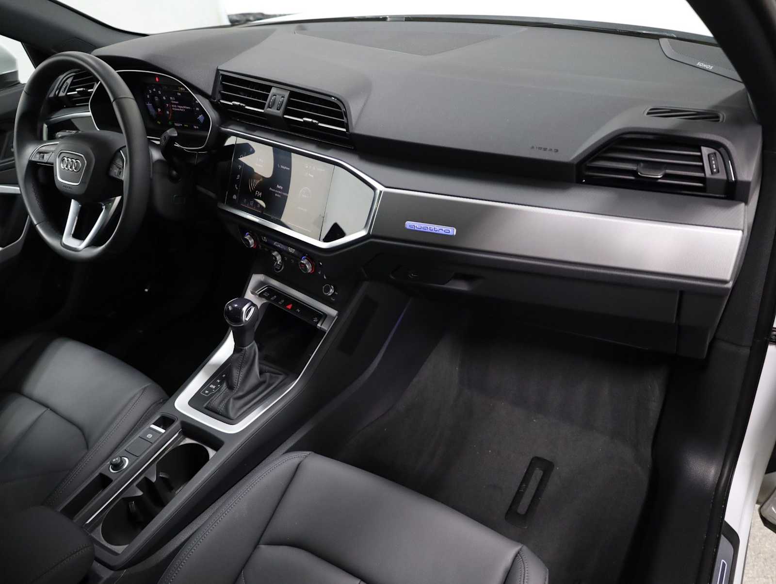 Thumbnail: 2025 Audi Q3 - 6
