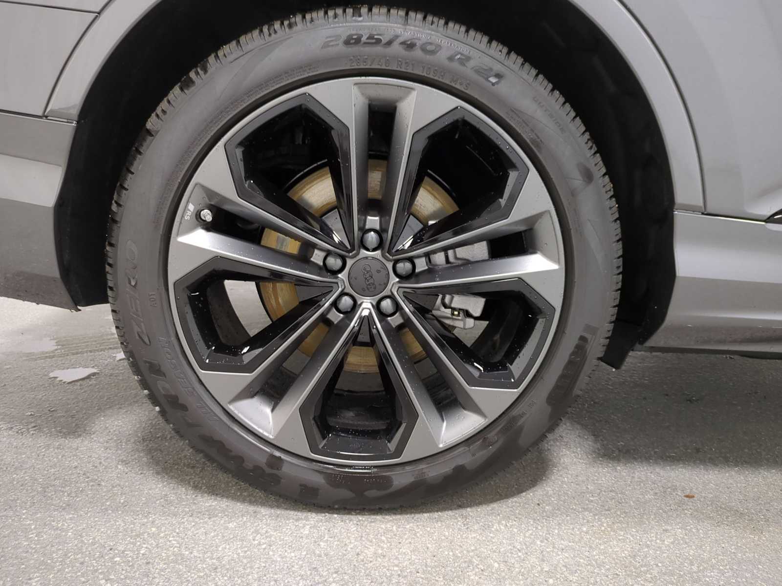 Thumbnail: 2026 Audi Q7 - 36