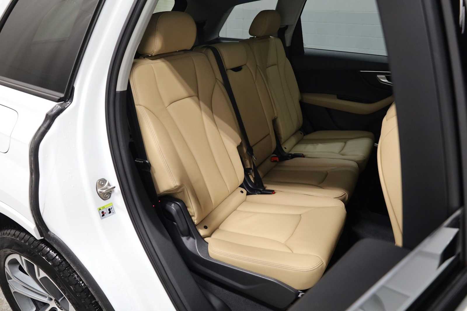 Thumbnail: 2026 Audi Q7 - 35