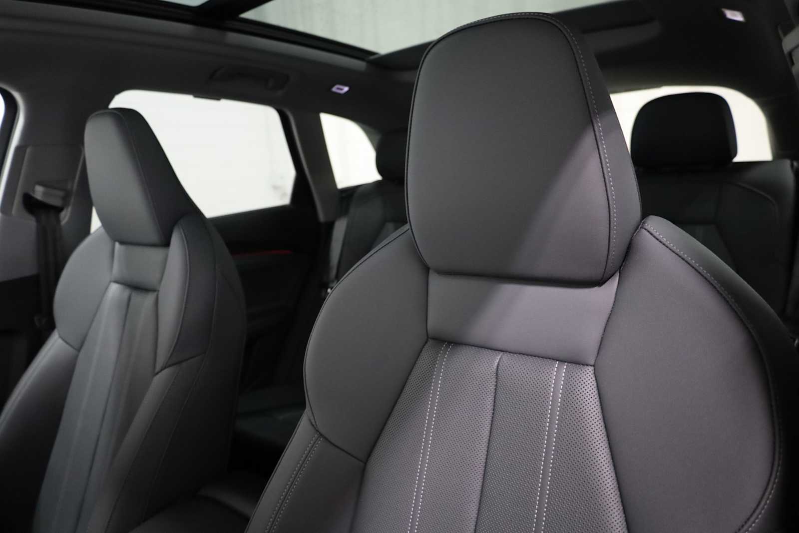 Thumbnail: 2025 Audi Q5 - 18