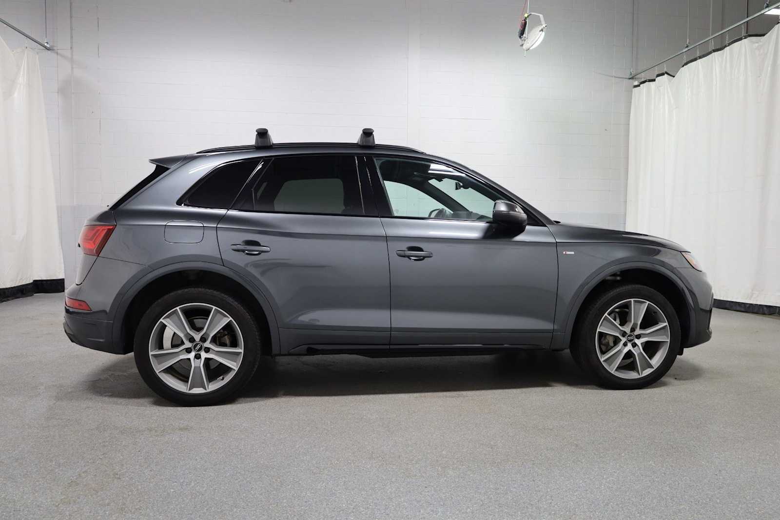 Thumbnail: 2025 Audi Q5 - 10