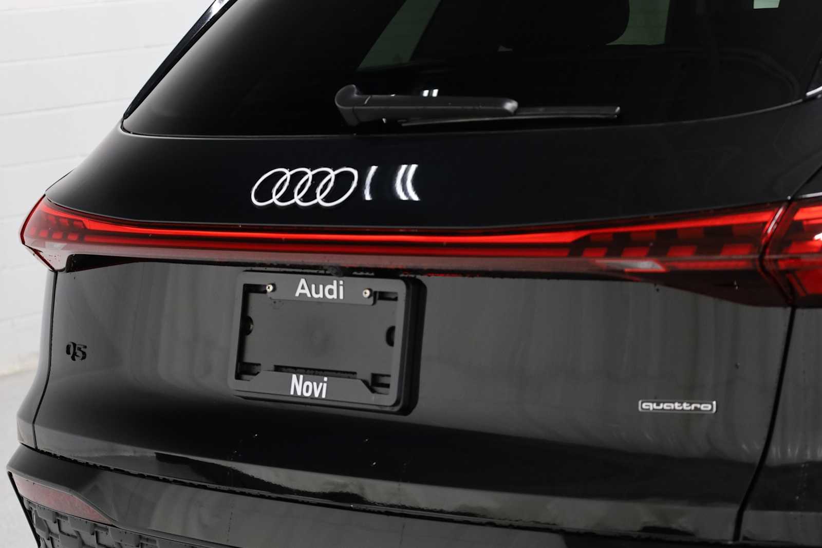 Thumbnail: 2025 Audi Q5 - 8