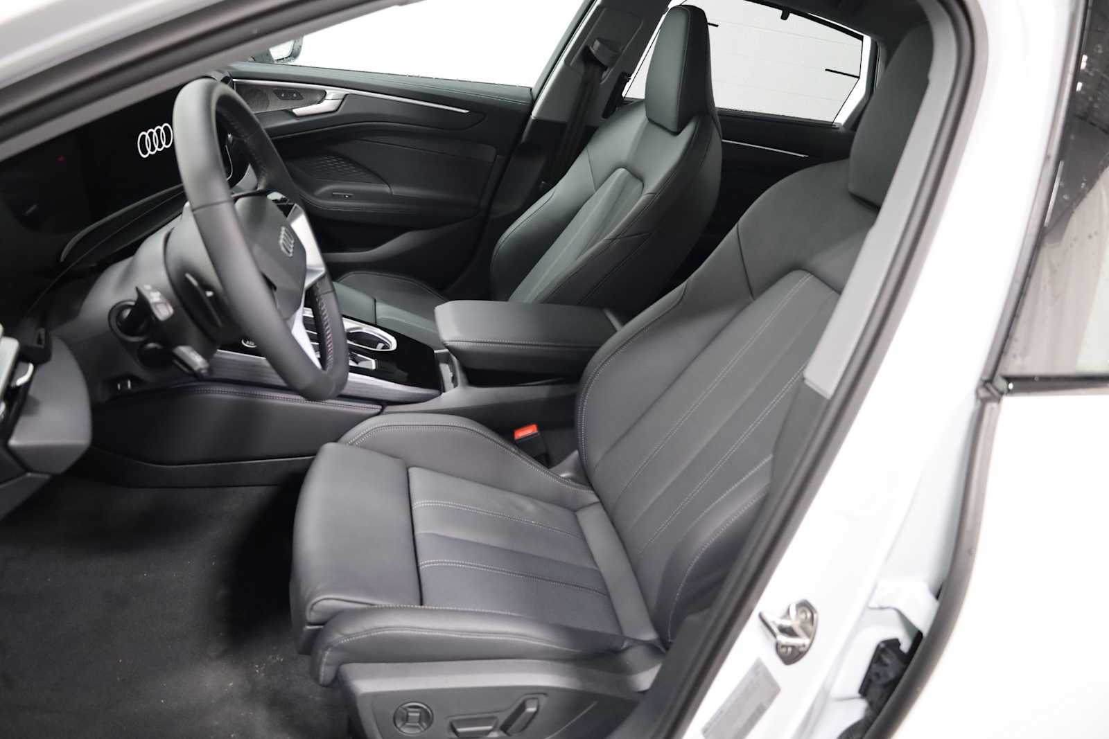 Thumbnail: 2026 Audi A6 - 5