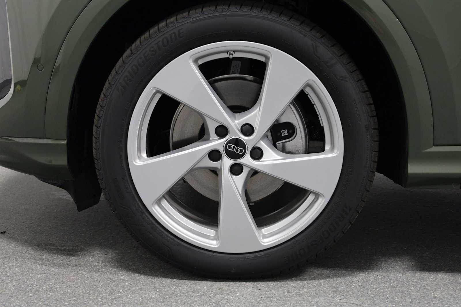 Thumbnail: 2025 Audi Q5 - 37