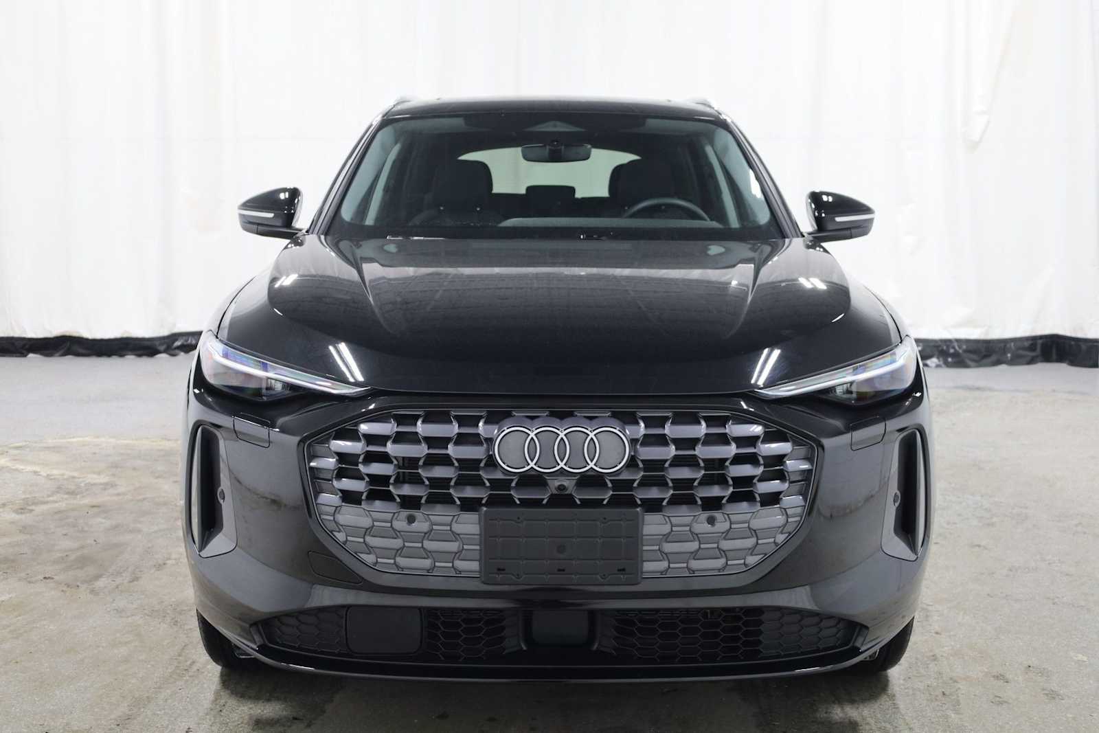 Thumbnail: 2025 Audi Q5 - 14