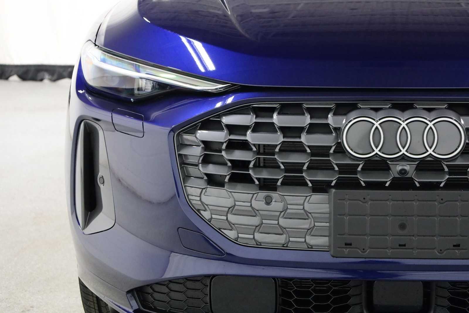 Thumbnail: 2025 Audi Q5 - 15