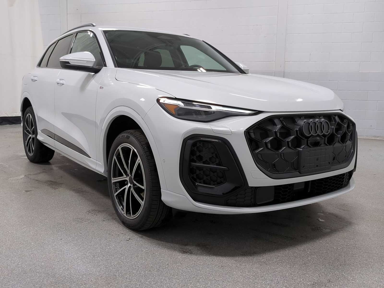 Thumbnail: 2026 Audi Q5 - 13