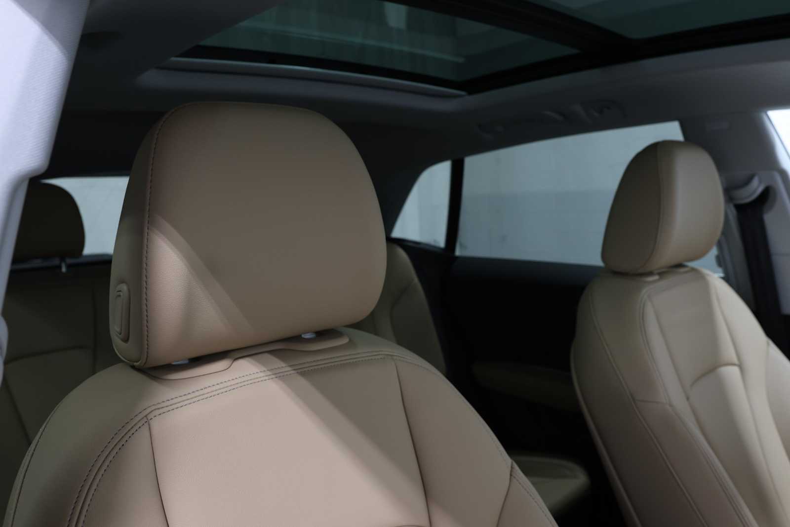 Thumbnail: 2025 Audi Q8 - 21