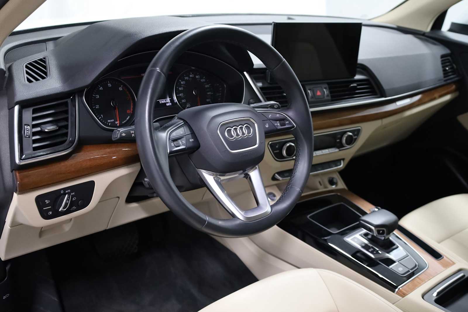 2021 Audi Q5 45 Premium photo 3