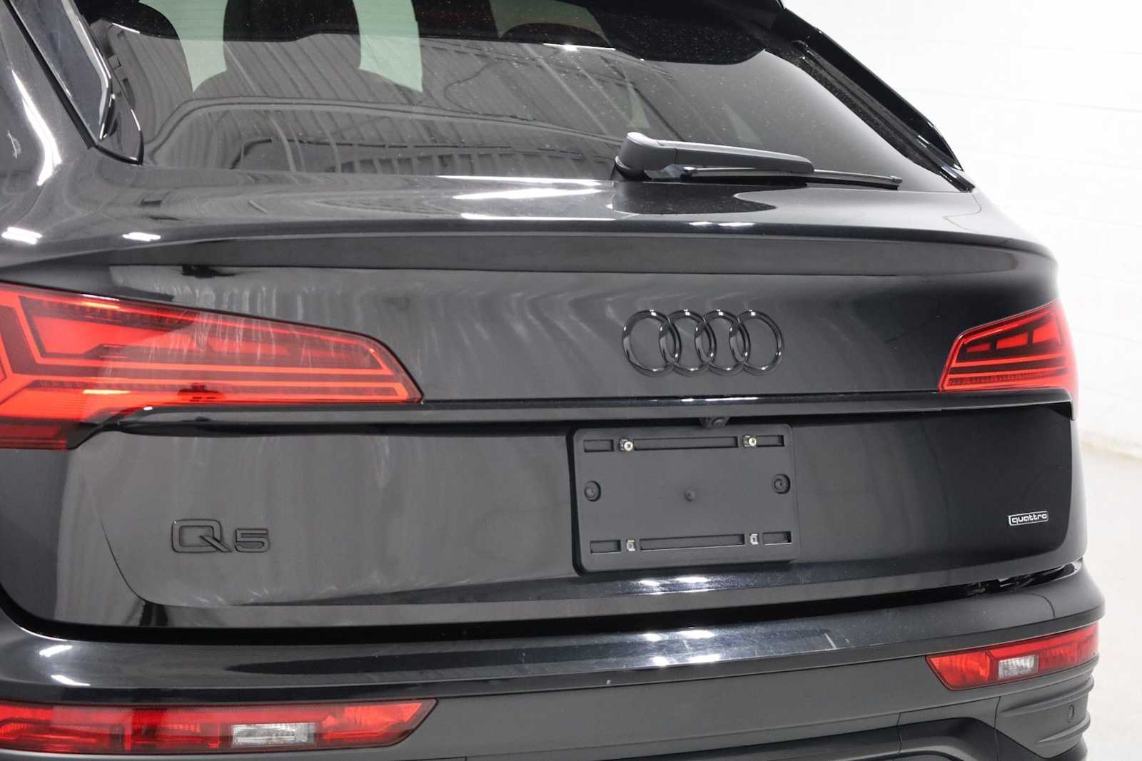 Thumbnail: 2023 Audi Q5 - 8