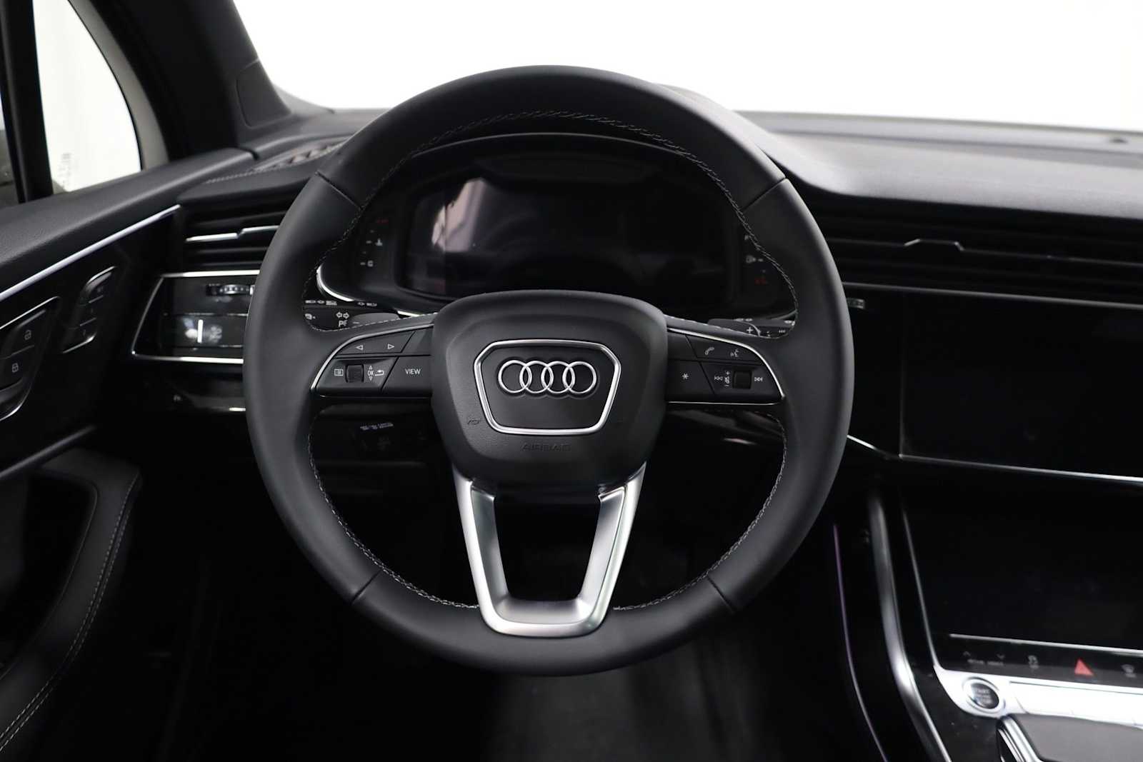 Thumbnail: 2026 Audi Q7 - 23