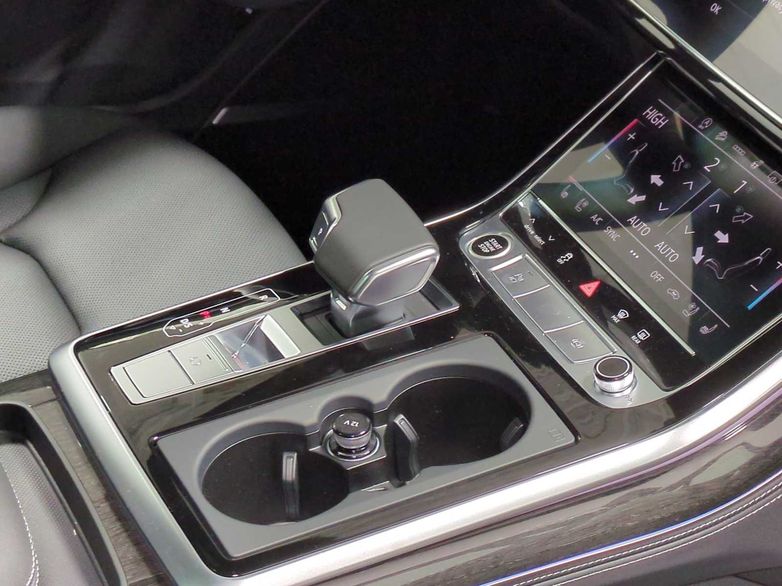 Thumbnail: 2026 Audi Q7 - 20