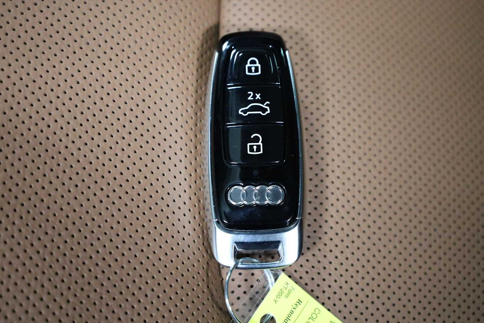 Thumbnail: 2026 Audi Q8 - 40