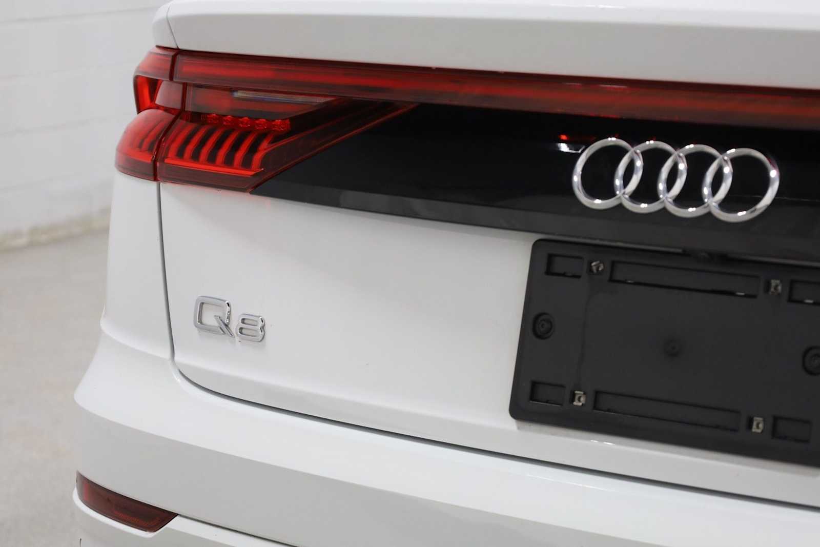 Thumbnail: 2023 Audi Q8 - 8