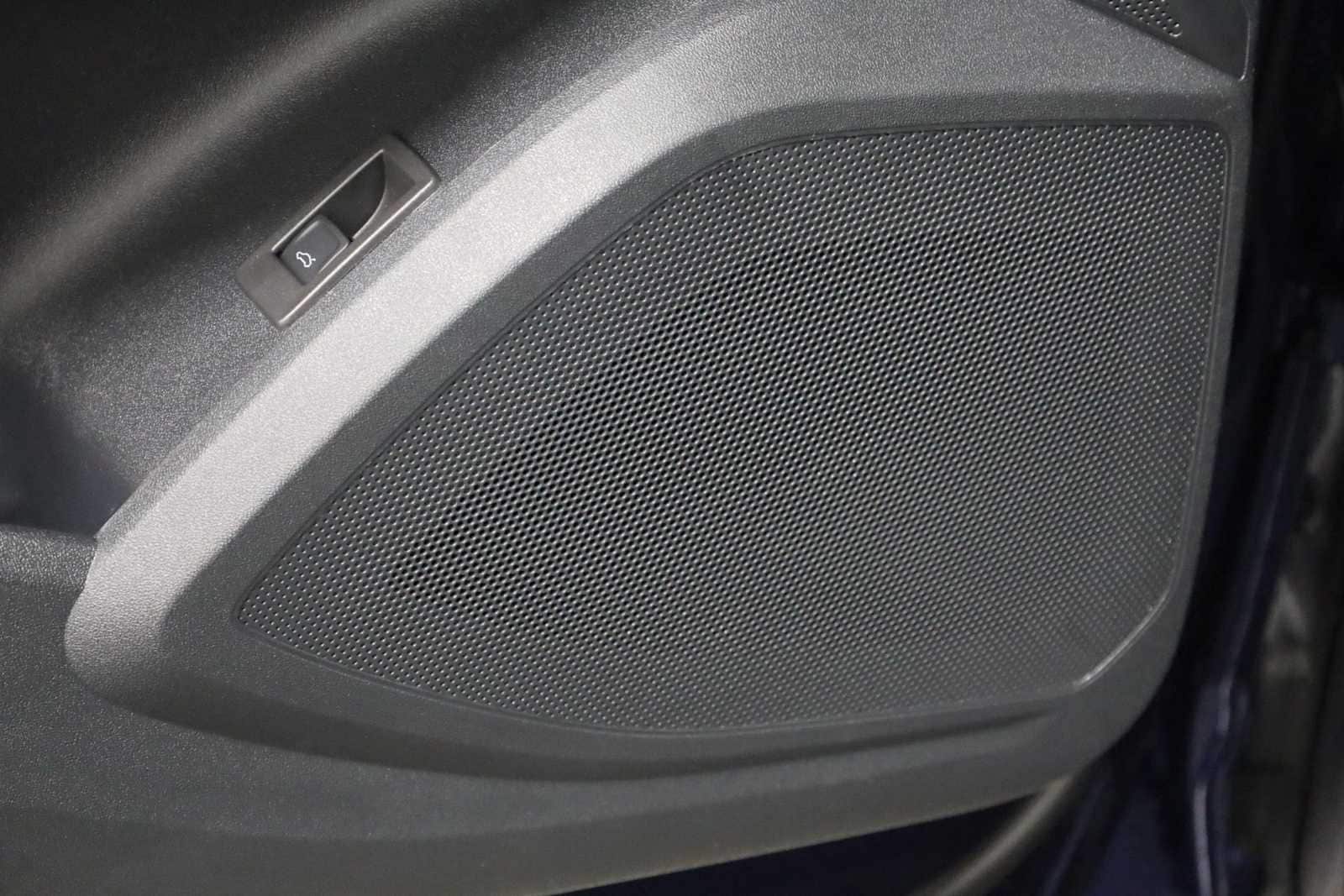 Thumbnail: 2025 Audi Q5 - 17