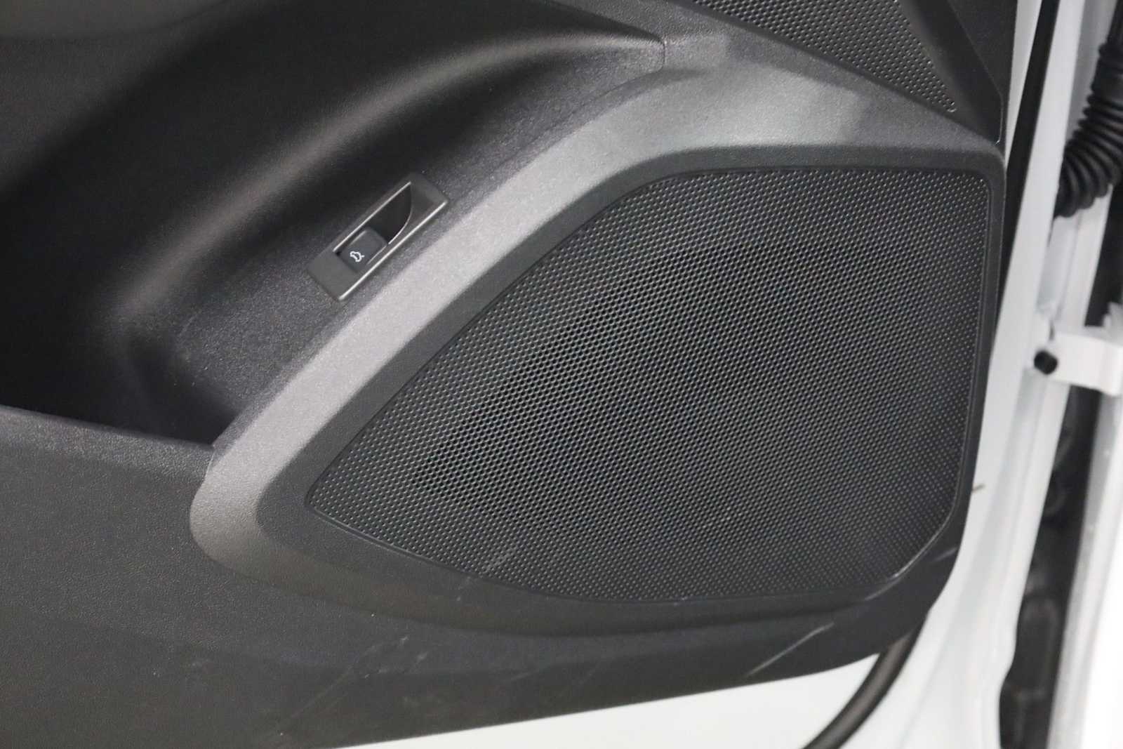 Thumbnail: 2025 Audi Q5 - 17